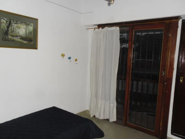 3 Amplios Ambientes - Entrada de auto - Ubicado a la altura del Balneario Nuevo Olimpo - A 180mts del mar. - Dúplex/Tríplex en La Lucila del Mar