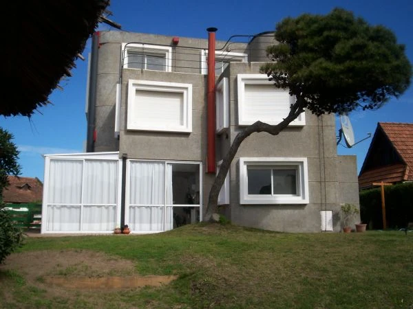 Casa en 3 plantas - Máximo confort - Ubicada a 50mts del mar - Con vista al mar desde todos los ambientes / - Casa/Chalet en Pinamar