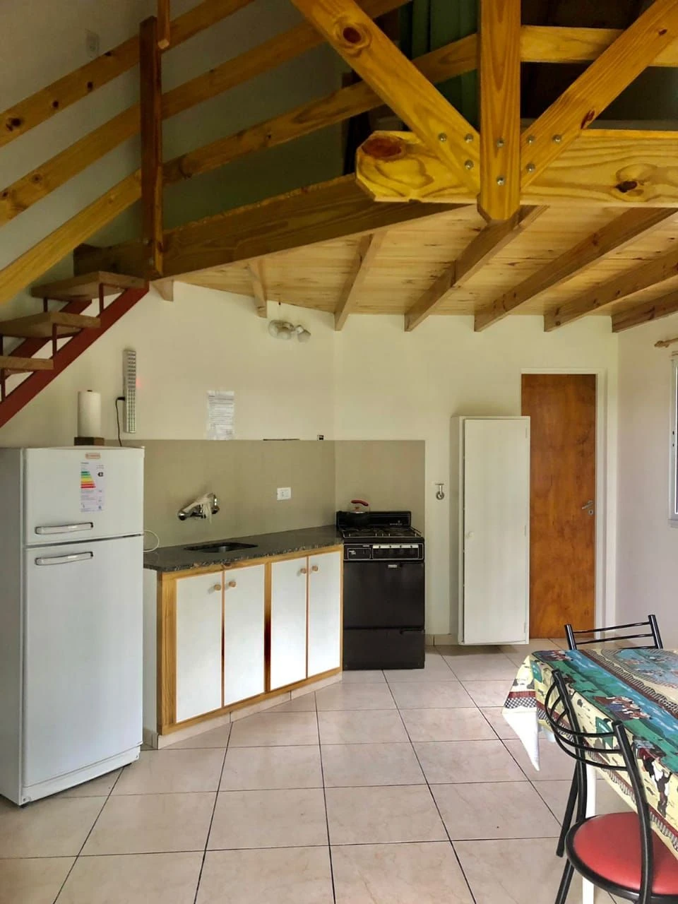 Complejo de Cabañas - Ideal para la pesca - Tranquilidad y Playa. - A 3 cuadras del Mar. - Cabaña en La Caleta