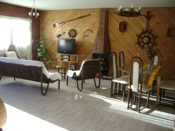 Excelente Chalet - 4 Ambientes - Único - Ubicado en zona única y residencial. - Casa/Chalet en San Bernardo
