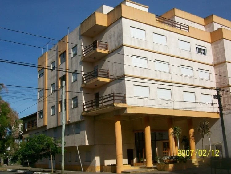 Departamento, coqueto, funcional, y luminoso - Vista lateral al mar - 3er. piso por ascensor - Departamento en La Lucila del Mar