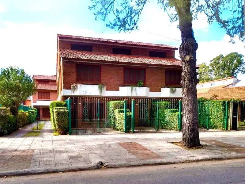 Dúplex de Tres Plantas - De Excelencia - A 5 cuadras del Mar - Zona Céntrica Residencial - Dúplex/Tríplex en San Bernardo