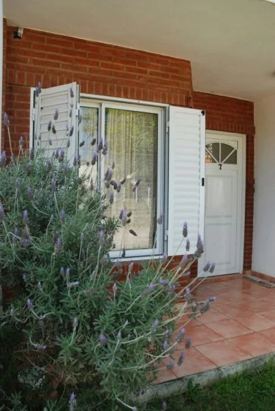 3 Ambientes con Balcon al Frente - Cochera Descubierta - Ubicado a 1 Cuadra del Mar - A 1 Cuadra del Centro - Dúplex/Tríplex en Aguas Verdes