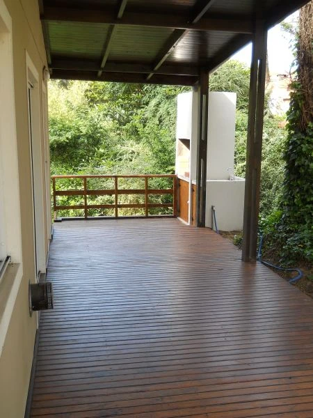 Amplio Chalet - Zona Exclusiva - Ubicado a 400mts del mar - A metros de Cariló - Casa/Chalet en Valeria del Mar