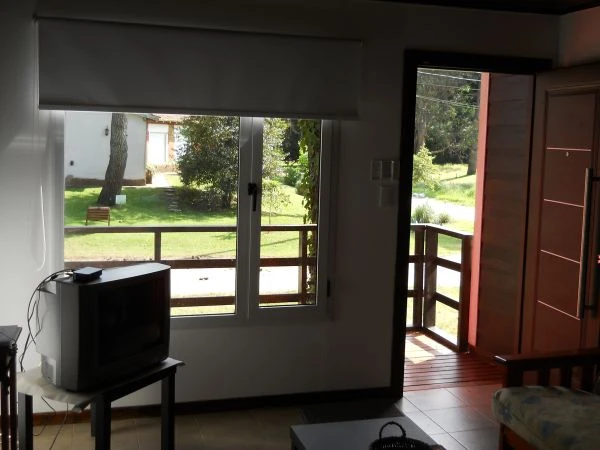 Amplio Chalet - Zona Exclusiva - Ubicado a 400mts del mar - A metros de Cariló - Casa/Chalet en Valeria del Mar