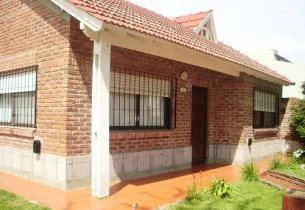 Excelente Chalet para 6 personas - PRECIOS 2016! - A 500 mts del Mar - Casa/Chalet en Costa Azul