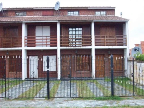 Hermoso Tríplex - Ideal para dos matrimonios - A 4 cuadras del Mar. - Dúplex/Tríplex en Costa Azul