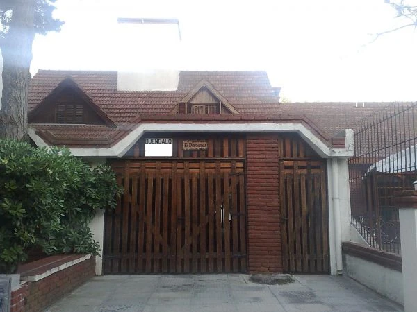 Hermosa Casa - Ideal Familias - Ubicado a 4 cuadras del mar y 12 cuadras de la Av San Bernardo y Chiozza. - Casa/Chalet en San Bernardo
