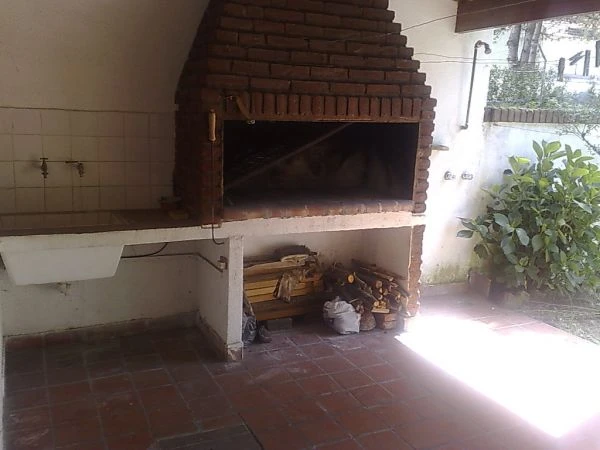 Hermosa Casa - Ideal Familias - Ubicado a 4 cuadras del mar y 12 cuadras de la Av San Bernardo y Chiozza. - Casa/Chalet en San Bernardo
