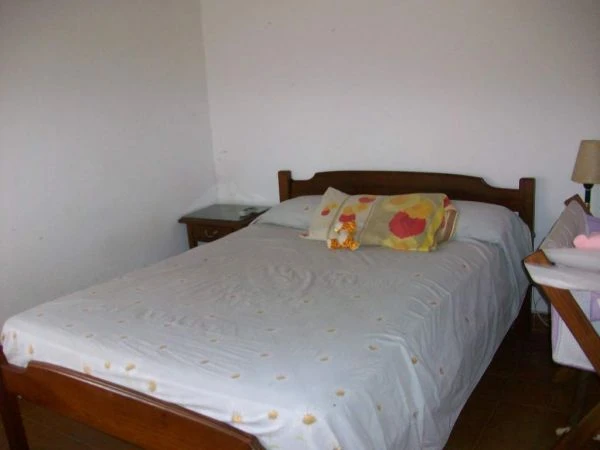 Excepcional ubicación - Muy bien ambientado y confortable - Súmamente acogedor. - A 1 cuadra del Mar, sobre la Calle Principal.  - Dúplex/Tríplex en La Lucila del Mar