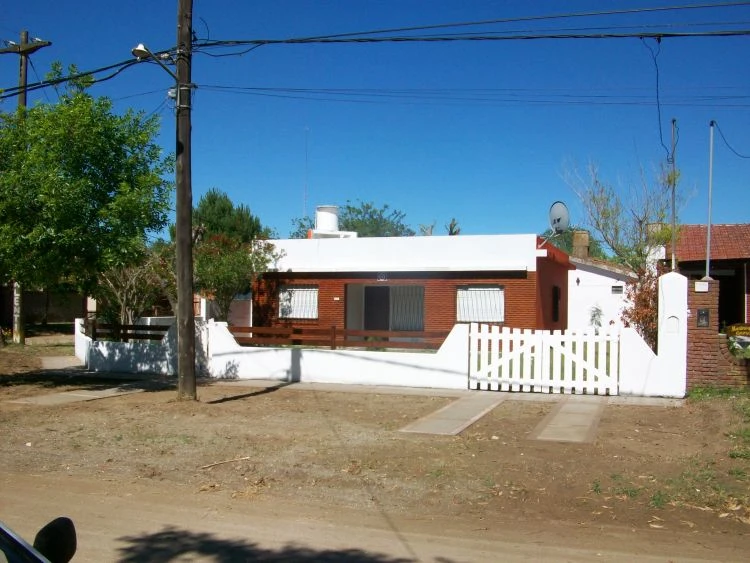 Chalet Ideal para dos matrimonios - Cómoda y Funcional - Paz y tranquilidad - Espacio al aire libre - Casa/Chalet en Costa Azul