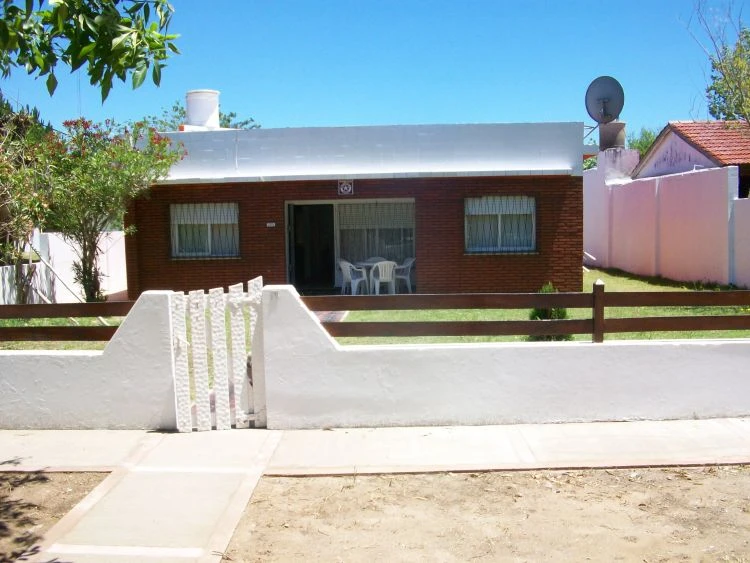 Chalet Ideal para dos matrimonios - Cómoda y Funcional - Paz y tranquilidad - Espacio al aire libre - Casa/Chalet en Costa Azul