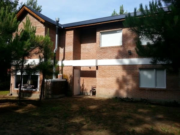 Casa en el Pinar - Zona Tranquila - Ubicada a 4 cuadras del mar. - Casa/Chalet en La Lucila del Mar