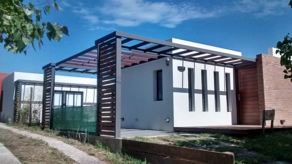 Casa en San Rafael - Excelente calidad, moderna, luminosa - Casa/Chalet en Mar de Ajó