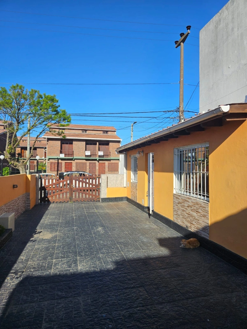 2 Ambientes - Excelente Ubicación - Ubicado a 6 cuadras del Mar y 5 de Coto. - Departamento en Mar de Ajó