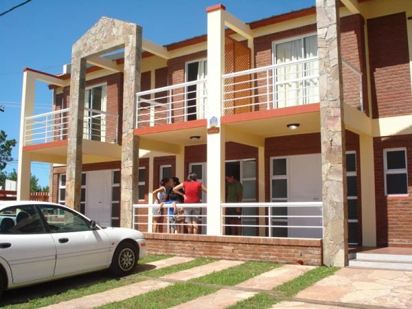 3 ambientes en Complejo - Zona tranquila y segura para familias - A 8 cuadras del mar y 6 del centro - Dúplex/Tríplex en Mar de Ajó