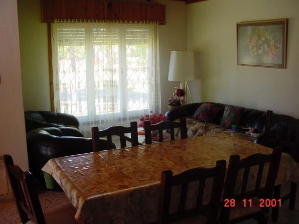 3 Ambientes - Entrada de Auto Techada - A 2 cuadras de la playa - Casa/Chalet en Aguas Verdes