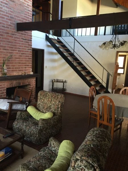 Hermoso Chalet - Clásico y funcional - A 50 m. de la playa - A 1 cuadra de Av. Libertador - Casa/Chalet en Pinamar