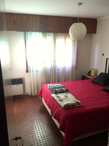 Hermoso Chalet - Clásico y funcional - A 50 m. de la playa - A 1 cuadra de Av. Libertador - Casa/Chalet en Pinamar