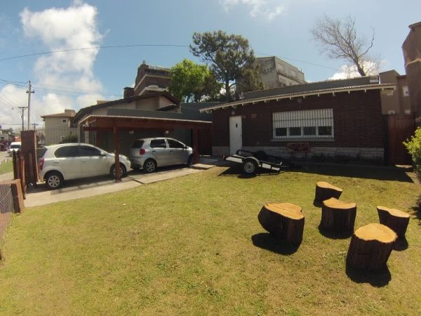 Excelente y amplia - A 2 cuadras del mar. - Casa/Chalet en Villa Gesell