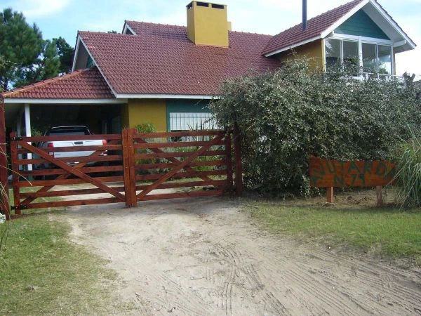 Increíble Chalet - a 1 cuadra del mar - Casa/Chalet en Cariló