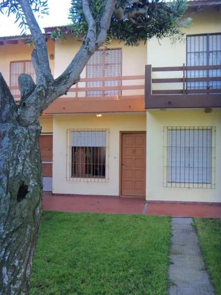 Duplex de 4 Ambientes. - A tres cuadras del mar - Frente a la plaza Carlos Gardel - Dúplex/Tríplex en San Clemente