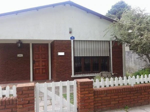 Hermosa Casa - Excelente Ubicación - A 5 Cuadras del Mar - Casa/Chalet en La Lucila del Mar