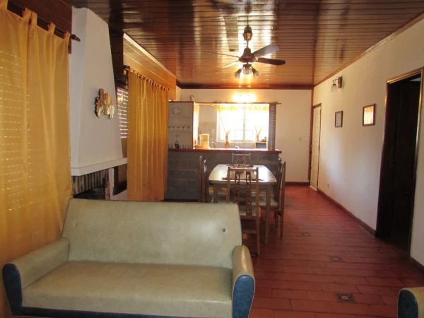 Hermosa Casa - Excelente Ubicación - A 5 Cuadras del Mar - Casa/Chalet en La Lucila del Mar