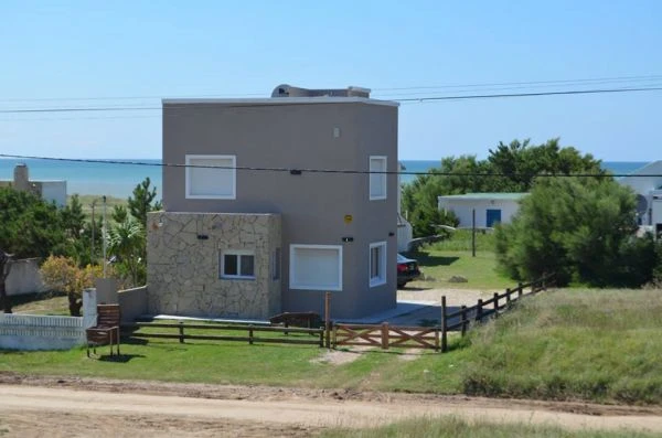Casa muy cómoda y luminosa - A 80mtrs. del mar - Bajada a la playa - Casa/Chalet en Mar del Sur