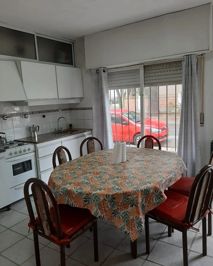 4 Ambientes - Zona céntrica - A 5 cuadras del mar - A 1 cuadra de Av. San Bernardo - Dúplex/Tríplex en San Bernardo