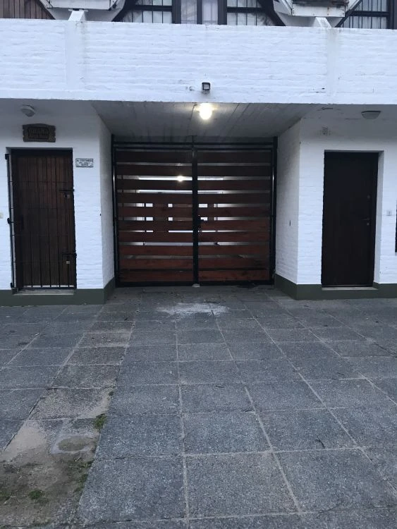 Duplex - Totalmente Equipado - Zona Residencial - Frente al Mar y al Balneario Mediterraneo - Dúplex/Tríplex en La Lucila del Mar