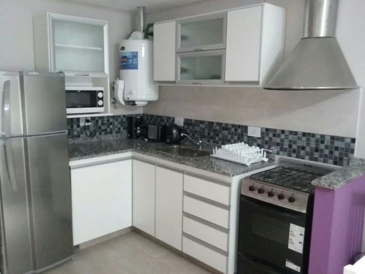 Departamentos con detalles de categoría - 2 ambientes y medio - Frente al mar, a 100 metros del Centro y a 100 metros del Muelle de Pesca. - Departamento en La Lucila del Mar