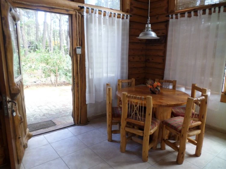 Samayhuasi II, una auténtica cabaña en el bosque para descansar - A 100mts de la playa y 300mts del centro comercial - Cabaña en Mar de las Pampas