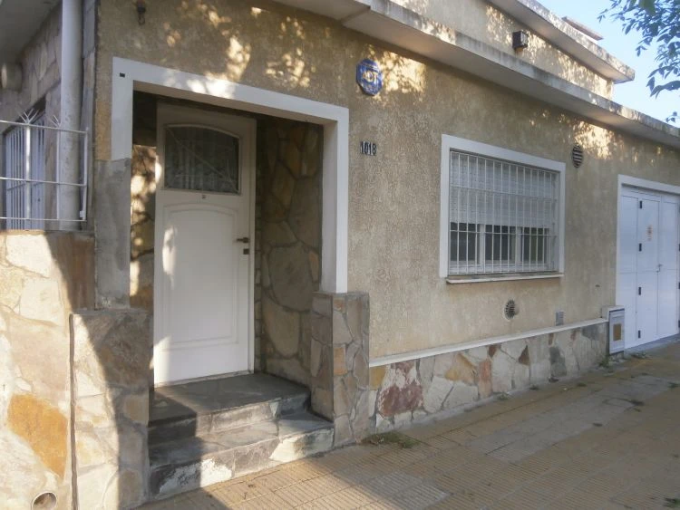 Chalet María - Excelente Ubicación - Con Garage - Casa/Chalet en Mar de Ajó