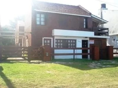 CASA PARA 8 PERSONAS FRENTE BALNEARIO LA PERGOLA - ALQUILER TEMPORARIO - Casa/Chalet en Valeria del Mar
