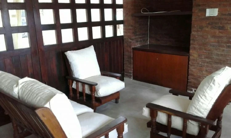 CASA PARA 8 PERSONAS FRENTE BALNEARIO LA PERGOLA - ALQUILER TEMPORARIO - Casa/Chalet en Valeria del Mar