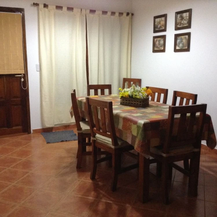 Hermosa Cabaña de 3 ambientes - A 4 cuadras del mar - Cabaña en La Lucila del Mar