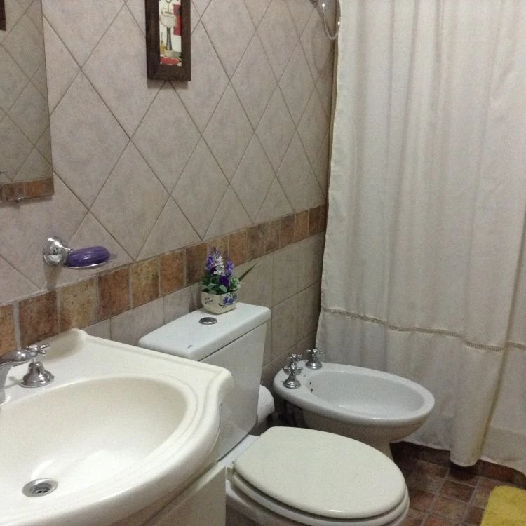 Hermosa Cabaña de 3 ambientes - A 4 cuadras del mar - Cabaña en La Lucila del Mar