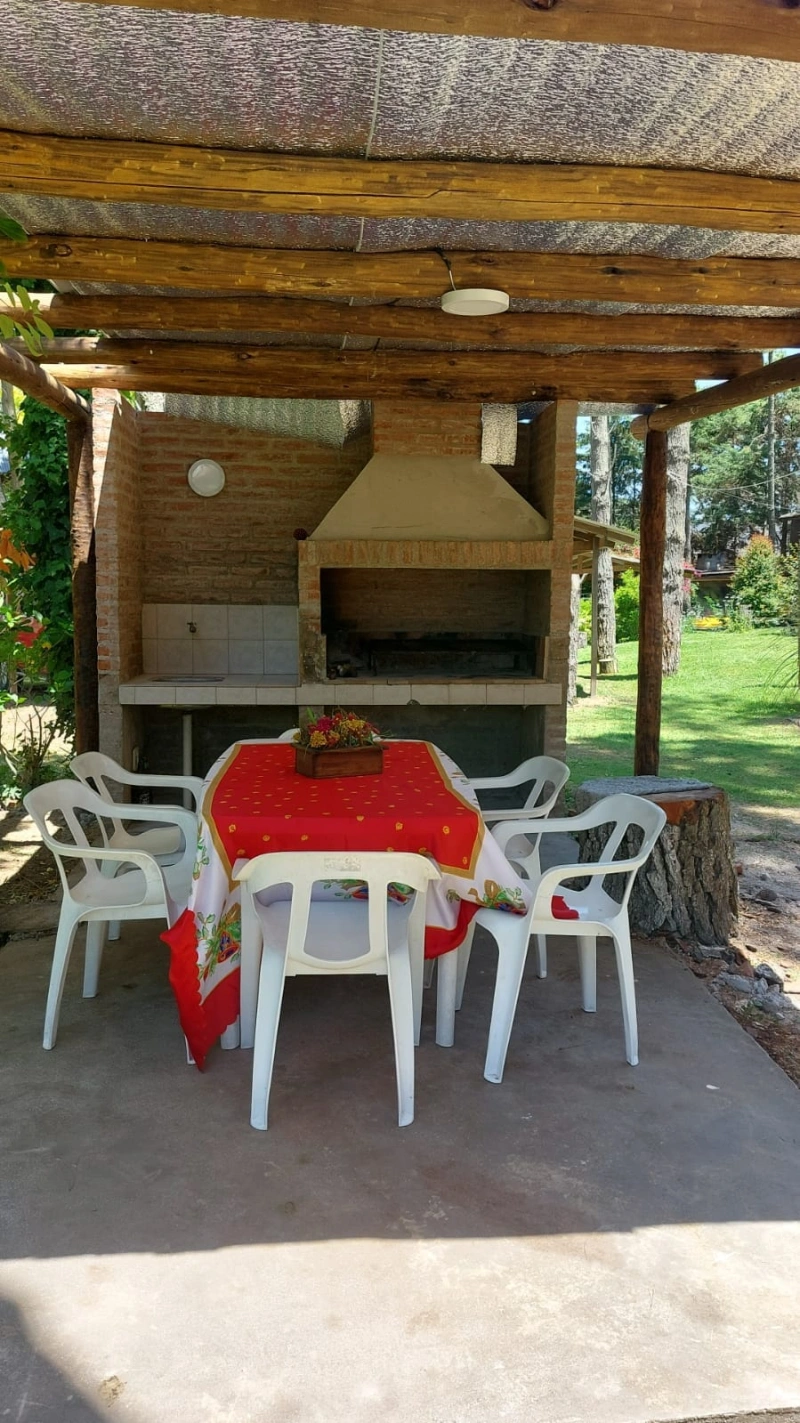 Hermosa Cabaña de 3 ambientes - A 4 cuadras del mar - Cabaña en La Lucila del Mar