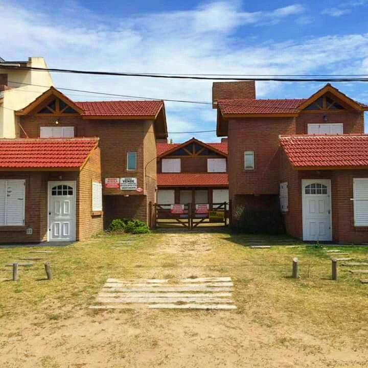 3 ambientes con entrada de auto - El shaddai - Ubicada a media cuadra del mar y a una de la calle principal - Dúplex/Tríplex en Aguas Verdes