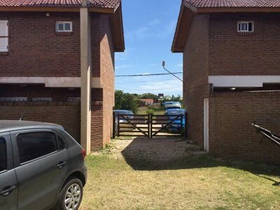 3 ambientes con entrada de auto - El shaddai - Ubicada a media cuadra del mar y a una de la calle principal - Dúplex/Tríplex en Aguas Verdes