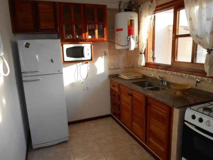 Amplios Departamentos nuevos al frente en primer piso con detalles de categoría - A 1 cuadra del mar. Zona centro. Ambientes amplios y luminosos. - Departamento en La Lucila del Mar