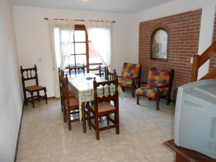 Amplios Departamentos nuevos al frente en primer piso con detalles de categoría - A 1 cuadra del mar. Zona centro. Ambientes amplios y luminosos. - Departamento en La Lucila del Mar