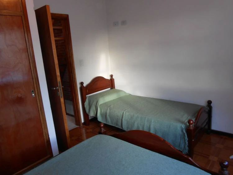 Amplios Departamentos nuevos al frente en primer piso con detalles de categoría - A 1 cuadra del mar. Zona centro. Ambientes amplios y luminosos. - Departamento en La Lucila del Mar