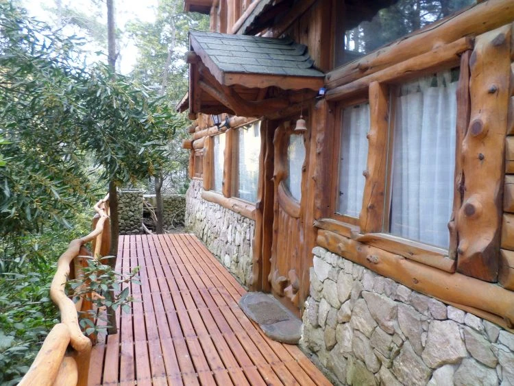 Samayhuasi I, cabaña ubicada en un entorno natural ideal para descansar - A 100mts del centro comercial y a 250mts del parador principal de la playa - Cabaña en Mar de las Pampas