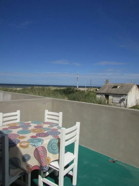 Cabaña Ñanderoga para 5 o 6 personas - Balcón terraza con vista al mar - Cabaña en San Clemente