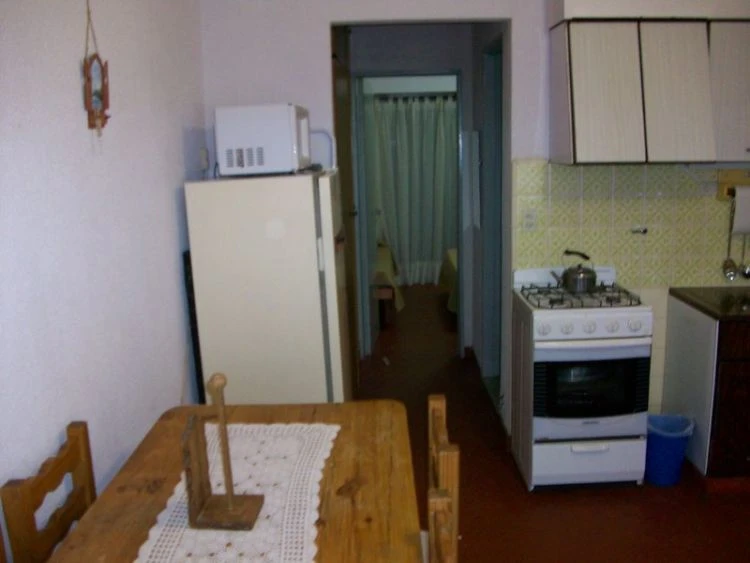 A pasitos del mar y en pleno centro comercial - Equipado para 3 o 4 personas - Departamento en La Lucila del Mar
