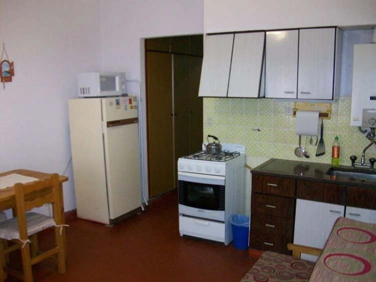 A pasitos del mar y en pleno centro comercial - Equipado para 3 o 4 personas - Departamento en La Lucila del Mar