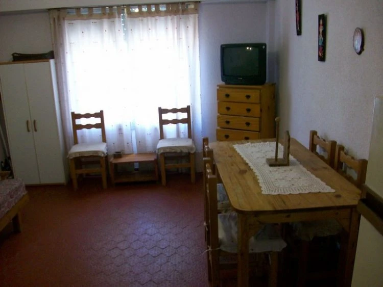 A pasitos del mar y en pleno centro comercial - Equipado para 3 o 4 personas - Departamento en La Lucila del Mar