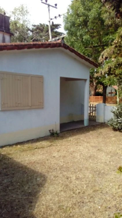 Chalet para 6 personas - Temporada 2018 - Sobre asfalto a 1 cuadra de la ruta y 5 cuadras de la playa - Casa/Chalet en La Lucila del Mar
